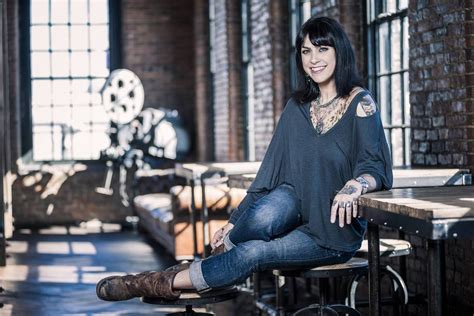 danielle cazadores de tesoros history channel|Danielle Colby